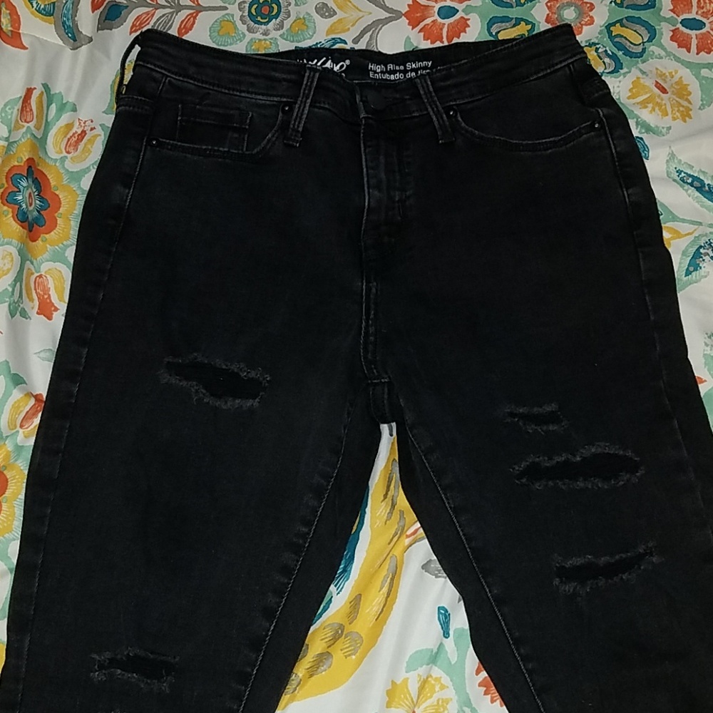 Black distressed jeans